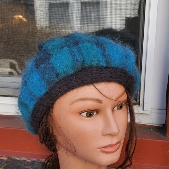 Donegal plaid slouchy beenie - Picture 2 of 6